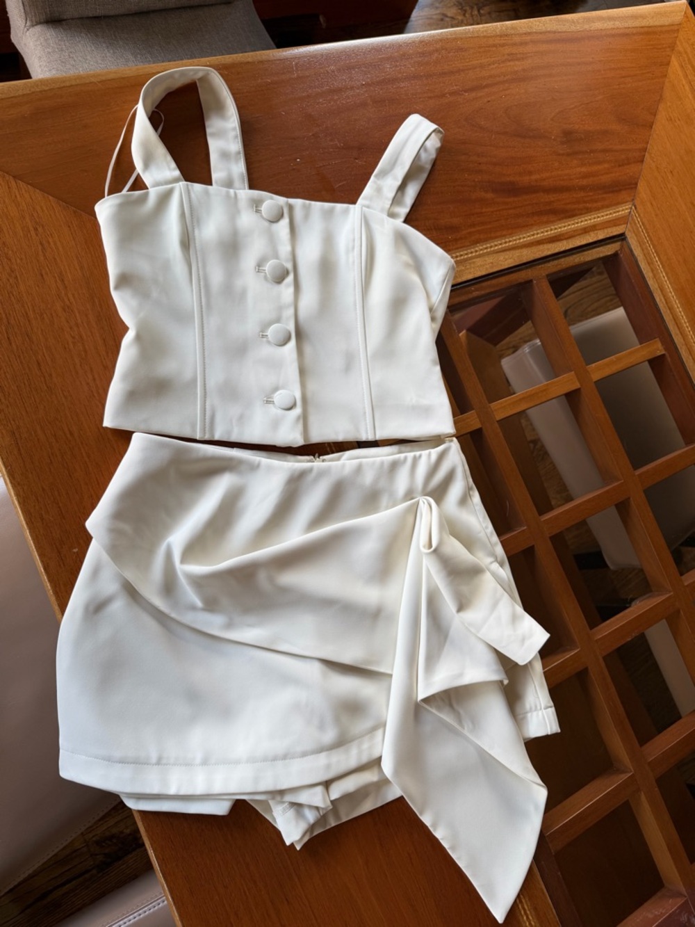 TCEC Cream Two-Piece Set - Picture 2 of 12